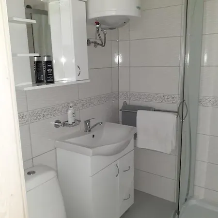 Apartman Flora *