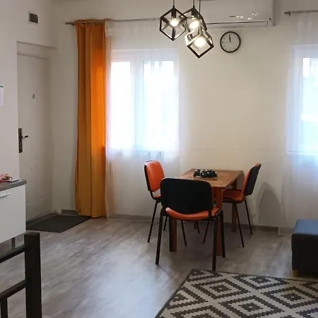 아파트 Odlican Smestaj Blizu Centra *