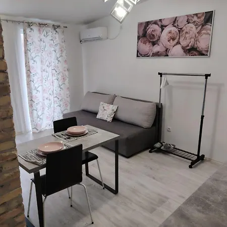 아파트 Odlican Smestaj Blizu Centra *